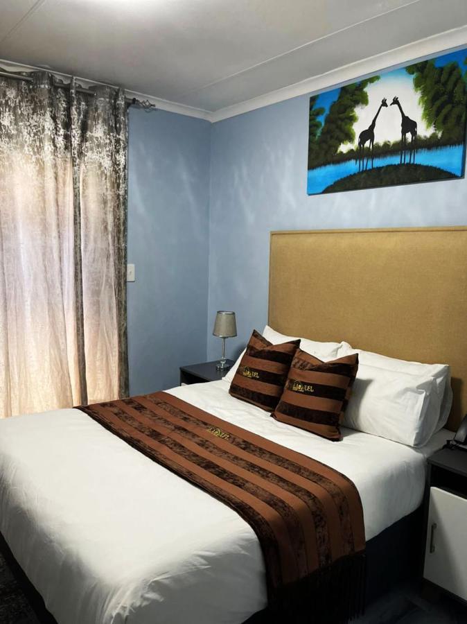 La-Nuel Guest Lodge Boksburg Dış mekan fotoğraf