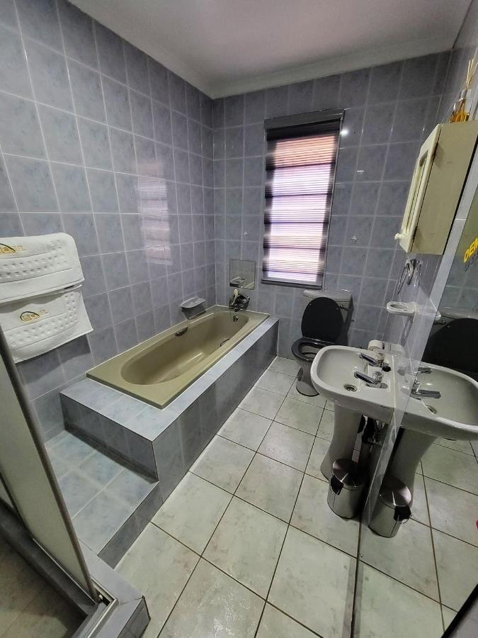 La-Nuel Guest Lodge Boksburg Dış mekan fotoğraf