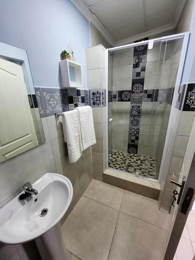 La-Nuel Guest Lodge Boksburg Dış mekan fotoğraf