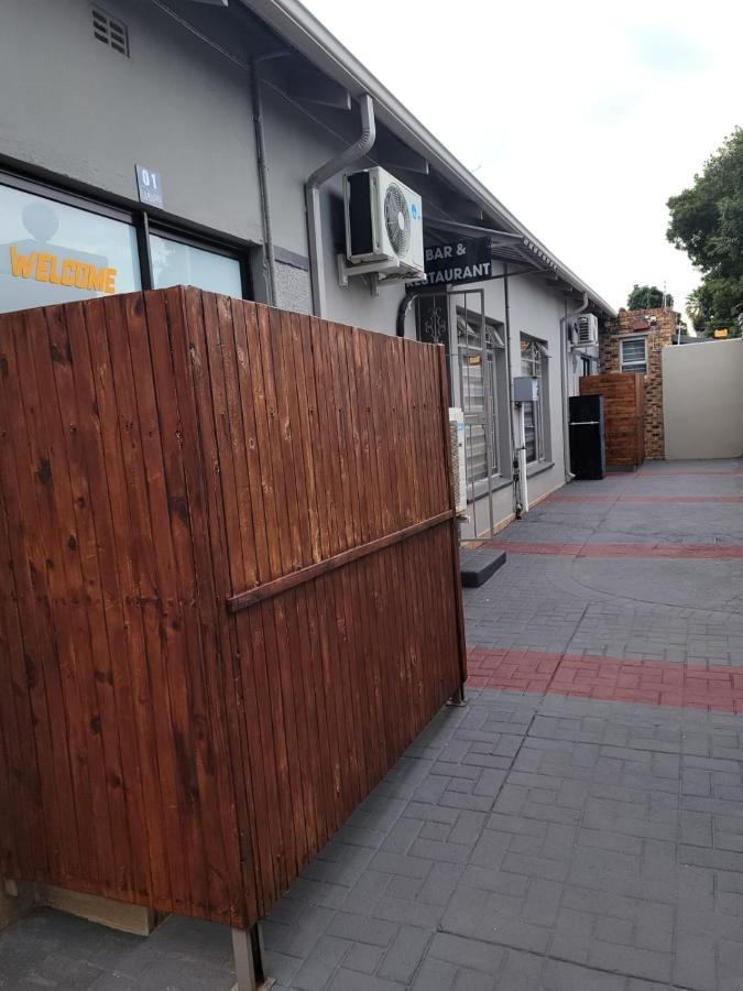La-Nuel Guest Lodge Boksburg Dış mekan fotoğraf